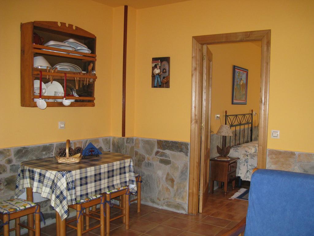 Apartamentos Rurales Casa El Caminero Meras Екстер'єр фото